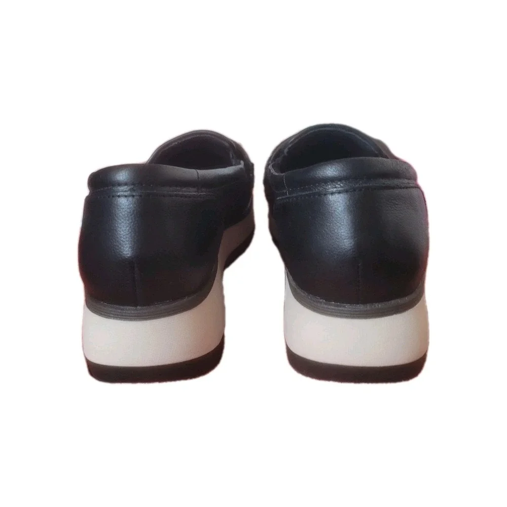 Clarks‎ Collection Women's Black Loafers Size 9.5 M Slip On Comfort Shoes